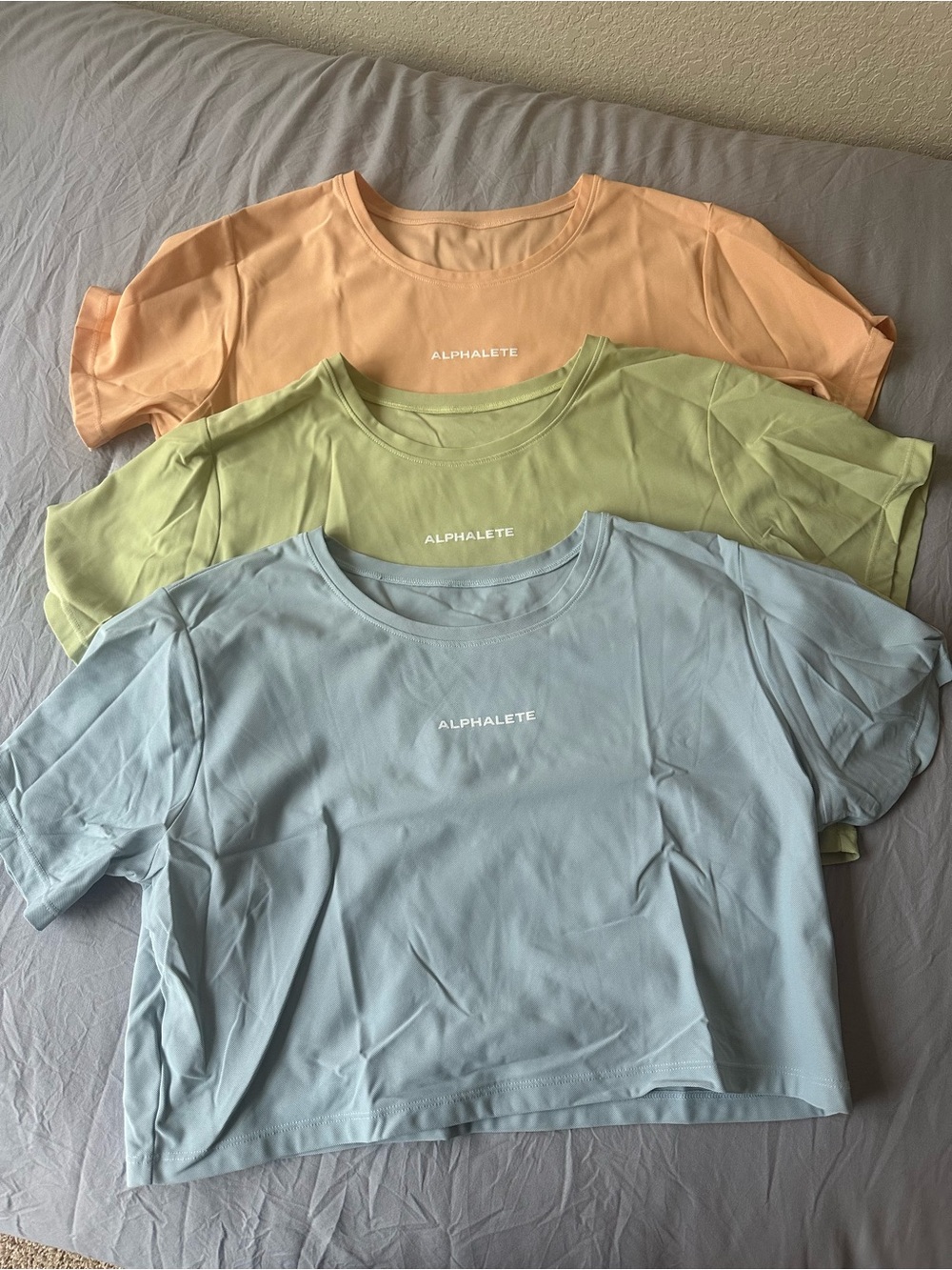 set of 3 alphalete t shirts
